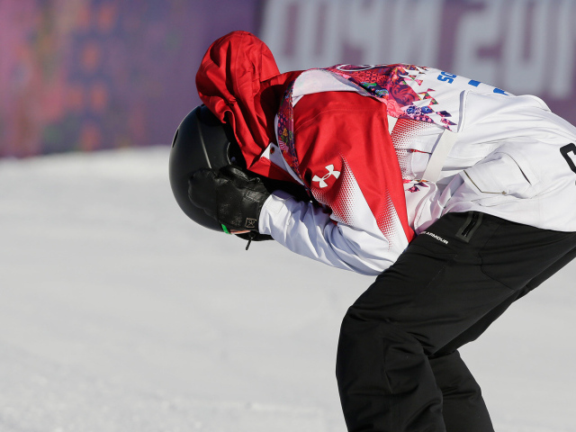 Обладатель бронзовой медали канадский сноубордист Марк Макморрис на олимпиаде в Сочи