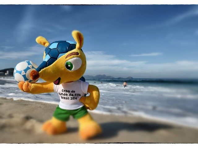 Открытка с талисманом Чемпионата Мира по футболу в Бразилии 2014