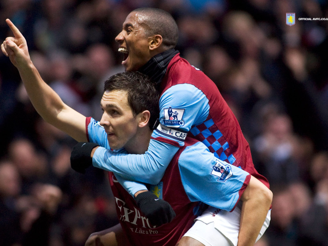 Известный Астон Вилла