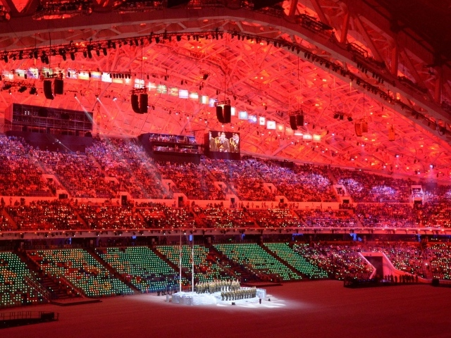 Трибуны стадиона Фишт на открытии Олимпиады в Сочи