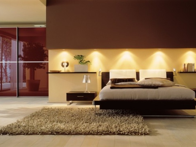 Пушистый ковер в спальне