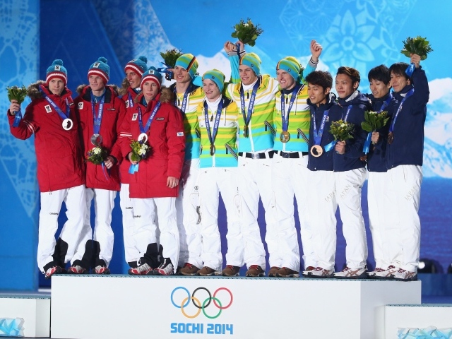 Обладатель золотой медали немецкий прыгун на лыжах с трамплина Маринус Краус на олимпиаде в Сочи