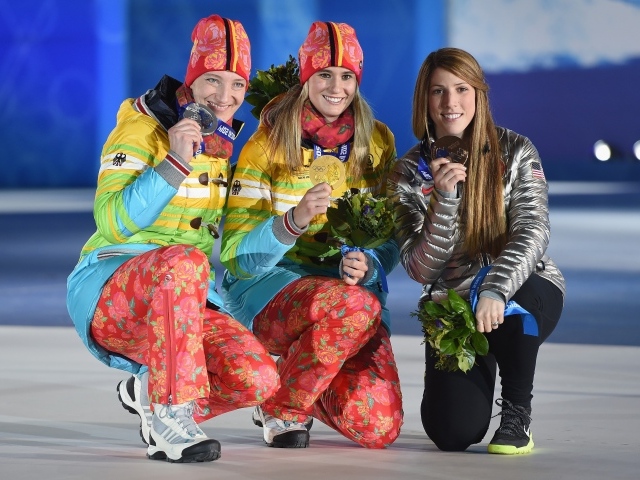 Обладательница серебряной медали немецкая саночница Татьяна Хюфнер на олимпиаде в Сочи