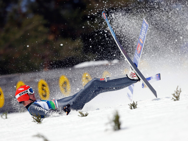 Обладатель золотой медали Андреас Веллингер в дисциплине прыжки на лыжах с трамплина