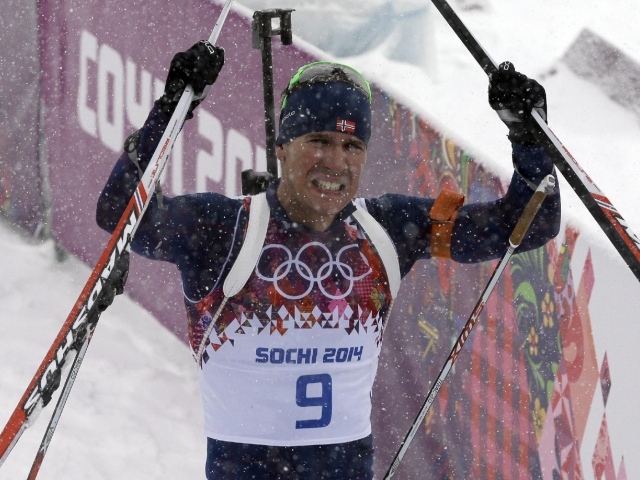 Обладатель золотой медали в дисциплине биатлон Эмиль Хегле Свендсен на олимпиаде в Сочи