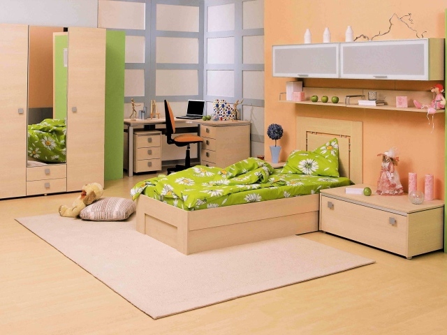 Зеленая постель в детской