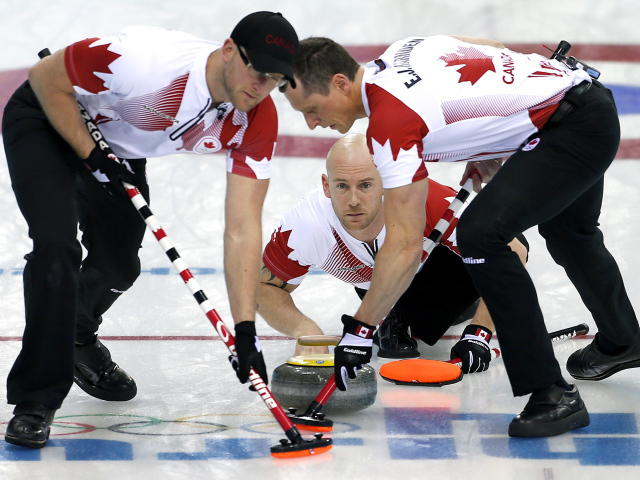 Обладатели золотой медали мужская сборная Канады по керлингу на олимпиаде в Сочи