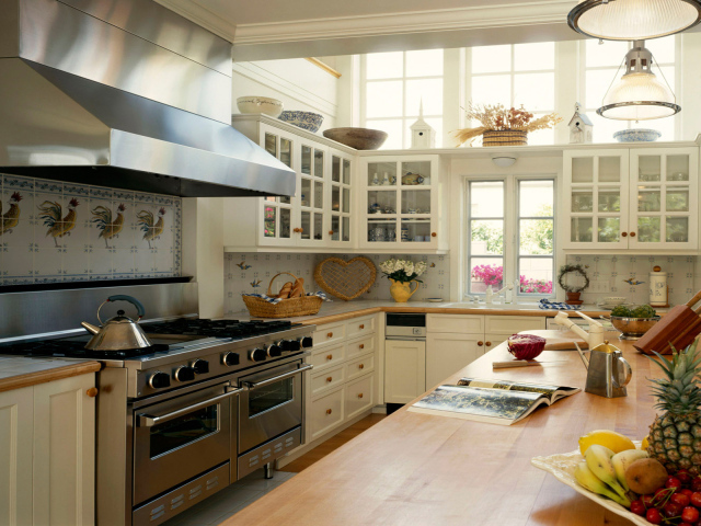 Большая кухня