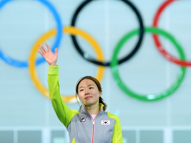 Санг-Хва Ли корейская конькобежка золотая медаль на олимпиаде в Сочи