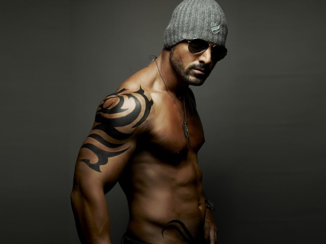 Дизайн мужской тату