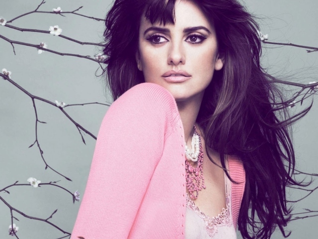 Пенелопа Крус в розовом