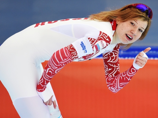 Обладательница серебряной медали в дисциплине скоростной бег на коньках Ольга Фаткулина на олимпиаде в Сочи