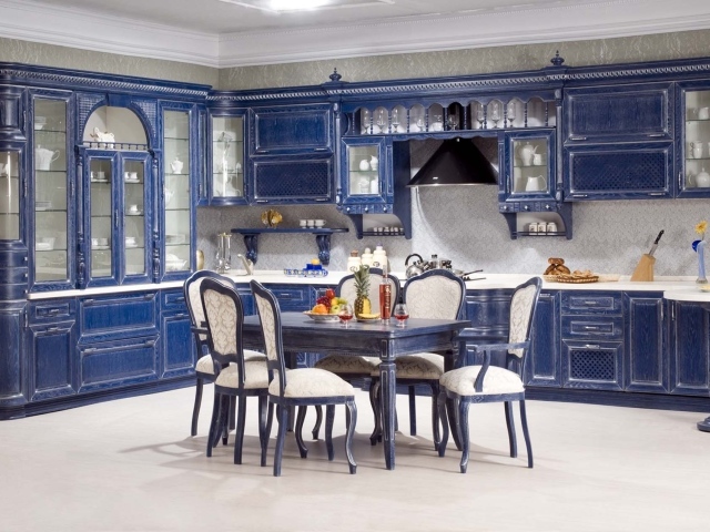 Просторная синяя кухня