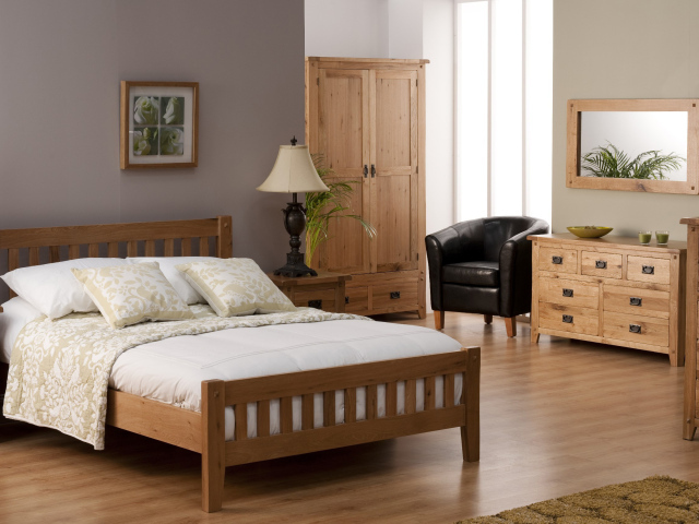 Стильная деревянная мебель для спальни