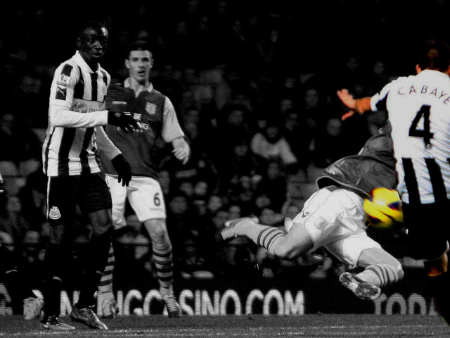 Возлюбленная футбольная команда Англии Ньюкасл Юнайтед