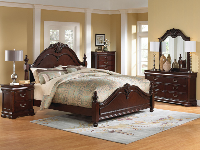 Пышная кровать в спальне