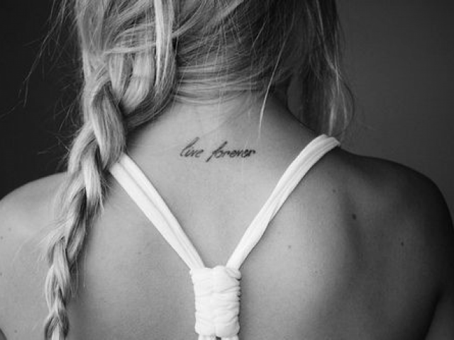 Надпись тату на шее