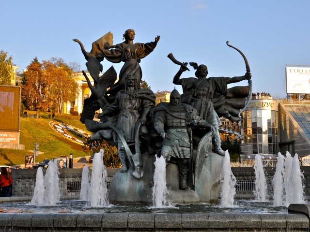 Памятник в Киеве