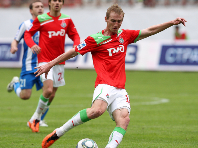 Владислав Игнатьев игрок Локомотива на поле