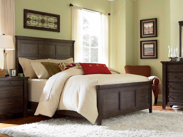 Белый ковер в спальне