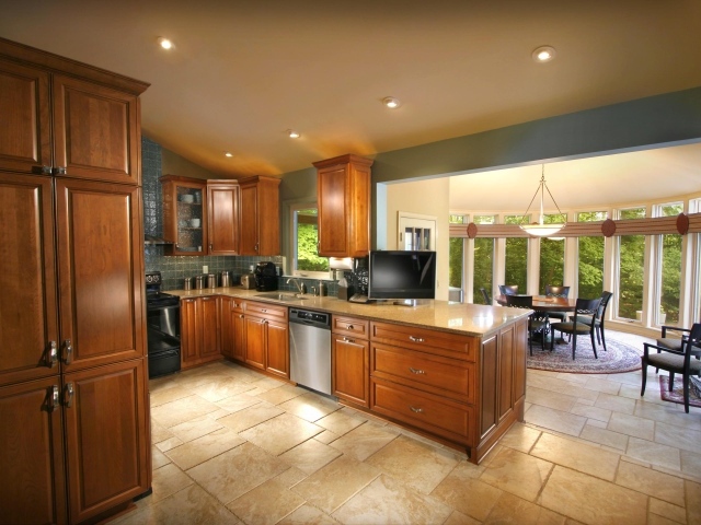 Деревянная мебель для кухни