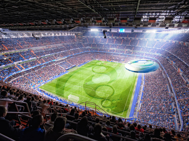 Летающая тарелка над стадионом