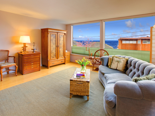 Комната в доме у моря