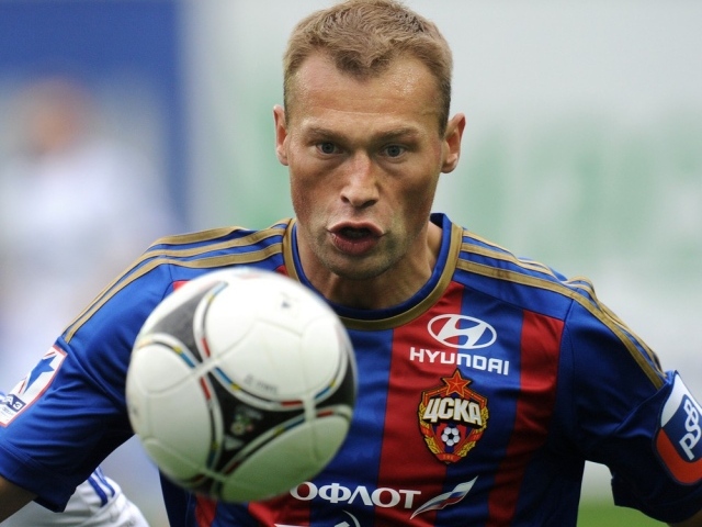 Защитник ЦСКА Василий Березуцкий