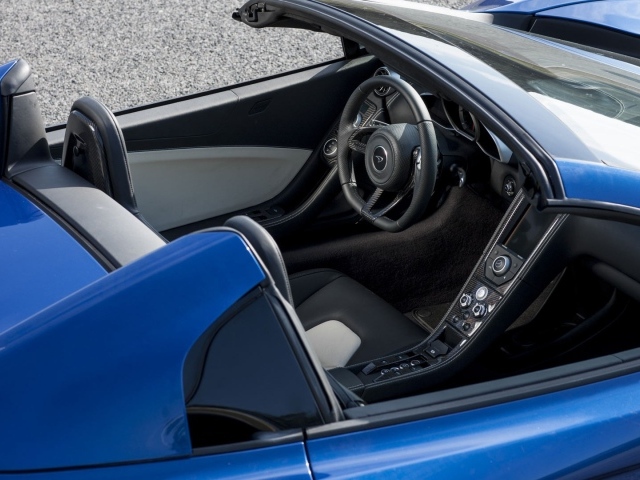 Салон кабриолета McLaren