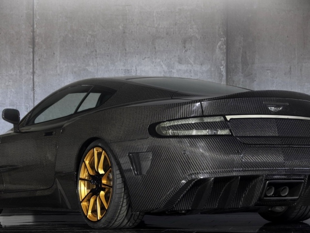 Текстура карбон на черном Aston Martin