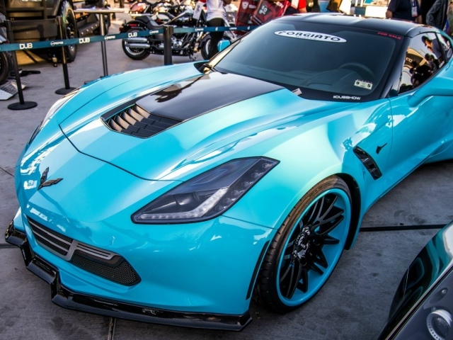 Бирюзовый Chevrolet Corvette C7