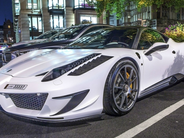 Спортивный Ferrari 458 Italia Siracusa by Mansory