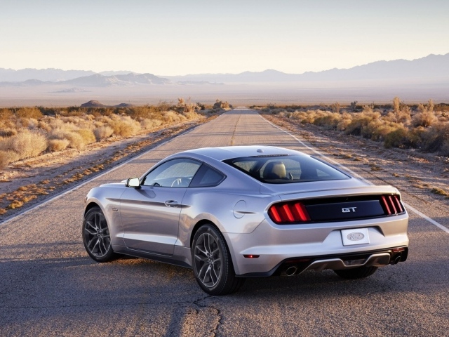 Форд Мустанг 2015