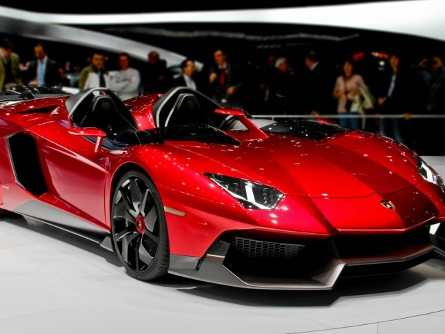Lamborghini Aventador J на автосалоне