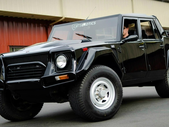Внедорожник Lamborghini LM002