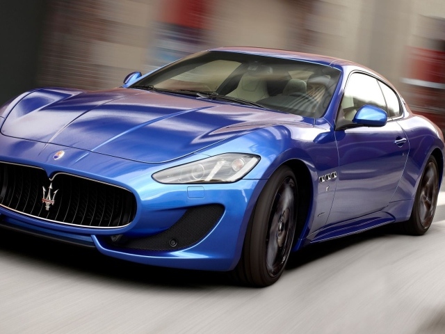 Быстрый автомобиль Maserati