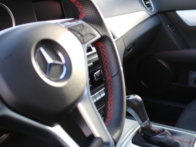 Рулевое колесо автомобиля Мерседес