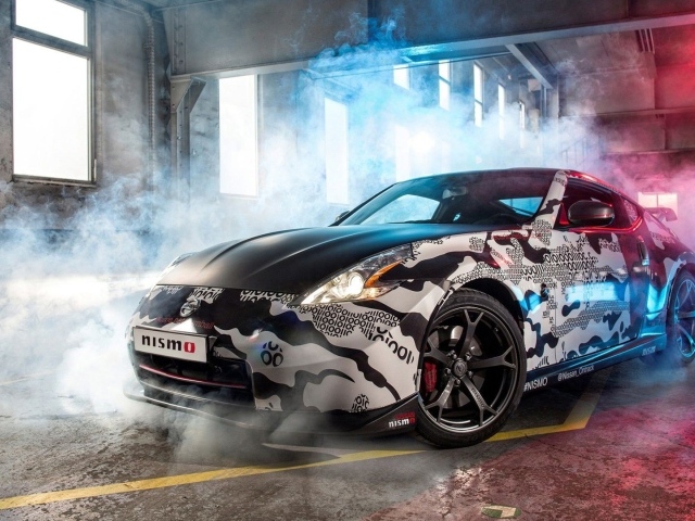 Креативная раскраска Nissan 370Z