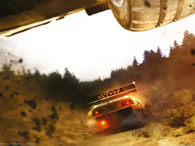 Автомобили Тойота во время ралли по бездорожью