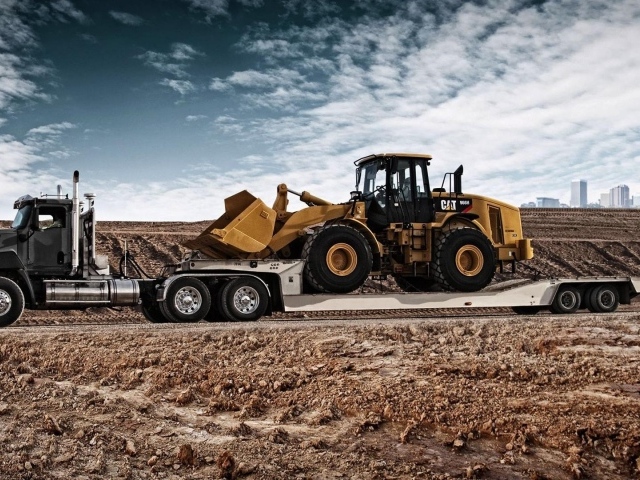 Перевозка трактора на тягаче