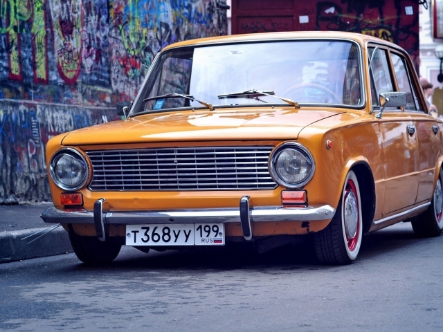 Оранжевый ВАЗ Копейка