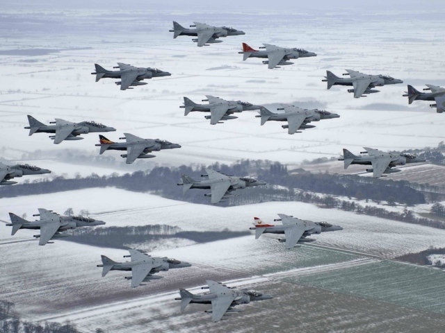 Отряд военных самолетов Harrier II