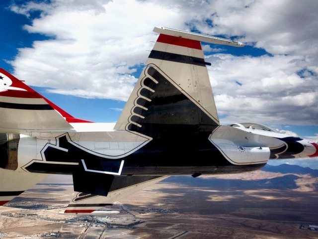 Истребитель Ф-16 Сокол