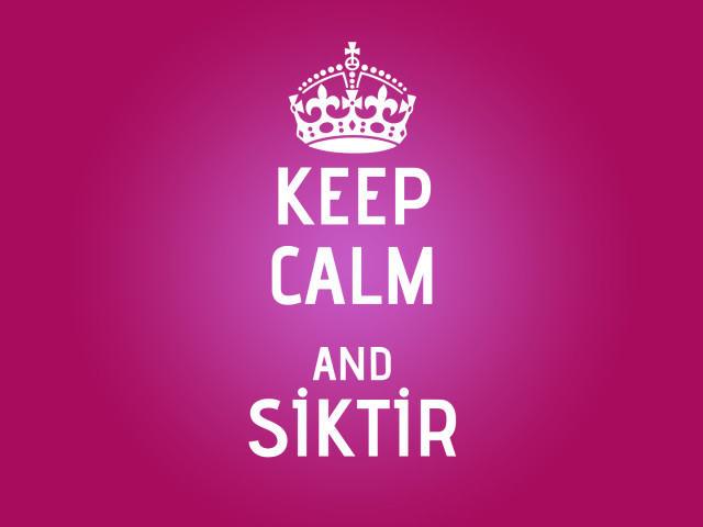 Сохраняйте спокойствие и идите прочь, сиреневый фон