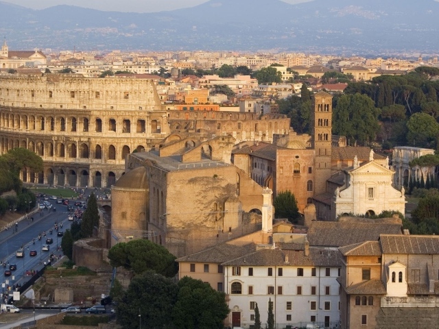 Древние здания в древнем городе Риме