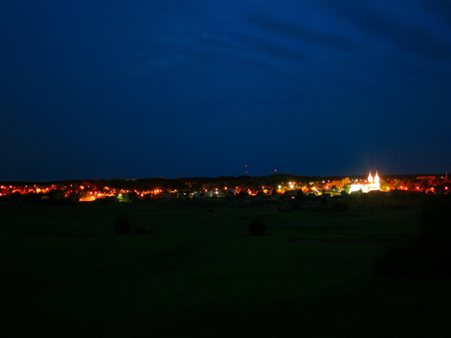 Свет города в темноте