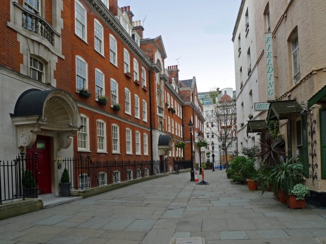 Уютная улочка в Европейском городе