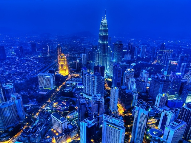 Куала-Лумпур в синей дымке, Малайзия