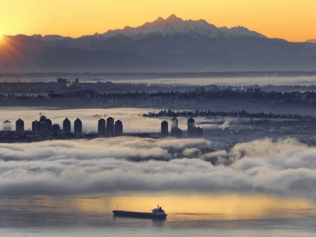 Утренний туман над Ванкувером