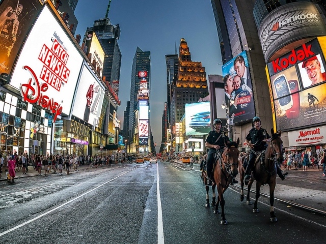 Конная полиция в Нью-Йорке